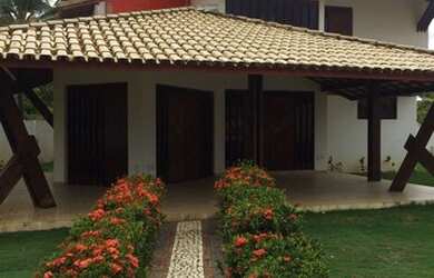 Imagem: A casa em condomínio possui 4 Dormitórios, 5 Banheiros, 2