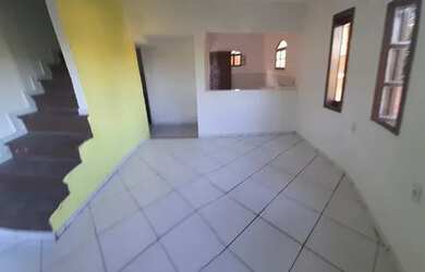 Imagem: A casa possui 1 Dormitório, 1 Banheiro, 5 Vagas na garagem