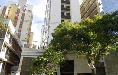 Imagem: O apartamento possui 2 Dormitórios, 1 Banheiro, 2 Vagas na