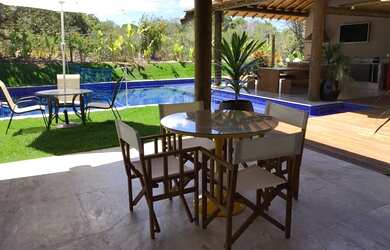 Imagem: A casa possui 5 Dormitórios, 5 Banheiros, 5 Vagas na garagem