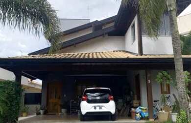 Imagem: A casa em condomínio possui 3 Dormitórios, 3 Banheiros, 4