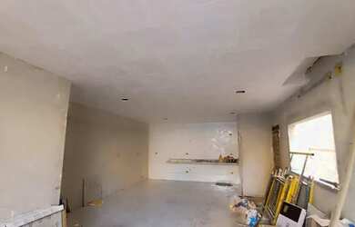 Imagem: A casa possui 3 Dormitórios, 5 Banheiros, 3 Vagas na garagem