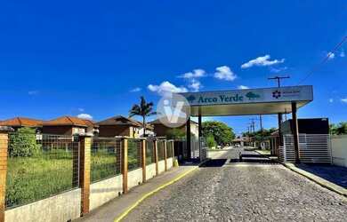 Imagem: O apartamento possui 3 Dormitórios, 1 Banheiro, 1 Vaga na garagem