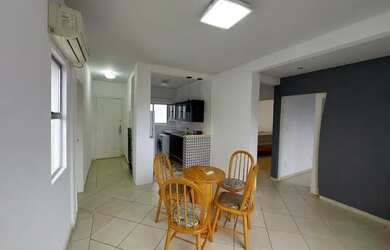 Imagem: O apartamento possui 3 Dormitórios, 1 Banheiro, 1 Vaga na garagem