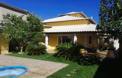 Imagem: A casa em condomínio possui 5 Dormitórios, 4 Banheiros, 2