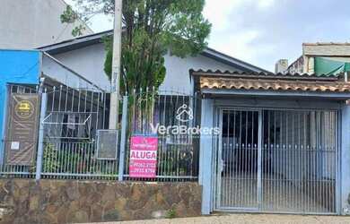 Imagem: A casa possui 3 Dormitórios, 2 Banheiros, 1 Vaga na garagem