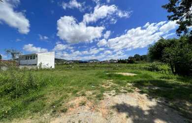 Imagem: O terreno possui 592m² de Área e está localizado em Areias