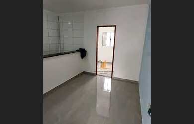 Imagem: A casa possui 2 Dormitórios, 1 Banheiro, 1 Vaga na garagem