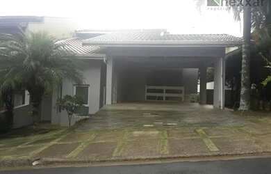 Imagem: A casa em condomínio possui 3 Dormitórios, 3 Banheiros, 4