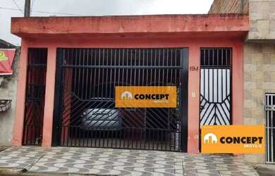 Imagem: A casa possui 3 Dormitórios, 1 Banheiro, 2 Vagas na garagem