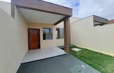 Imagem: A casa possui 2 Dormitórios, 2 Banheiros, 2 Vagas na garagem