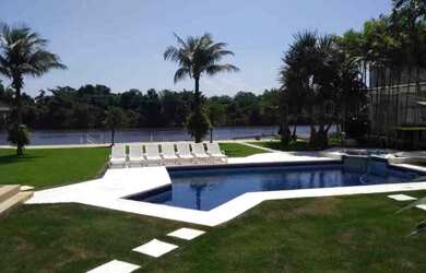 Imagem 3: Casa de Alto Luxo no Residencial Marina Guarujá