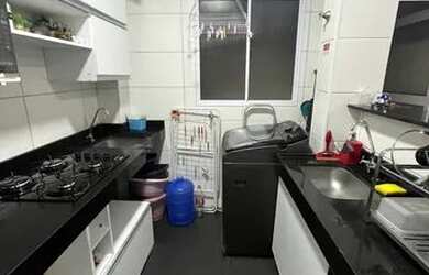 Imagem: O apartamento possui 2 Dormitórios, 1 Banheiro, 1 Vaga na garagem