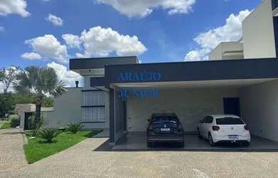 Imagem: A casa em condomínio possui 3 Dormitórios, 3 Banheiros, 5