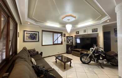 Imagem 5: Casa Triplex EXCLUSIVA INVISTA, 4 dormitórios ao lado da Avenida Medianeira