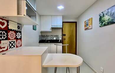 Imagem: O apartamento possui 1 Dormitório, 1 Banheiro, 1 Vaga na garagem