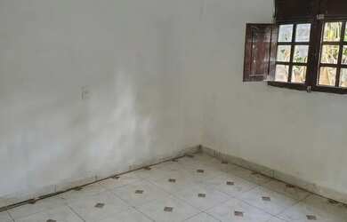 Imagem 5: Casa recém construída,toda na laje e com 50 metros de terreno pra fazer...