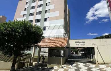 Imagem: O apartamento possui 3 Dormitórios, 1 Banheiro, 1 Vaga na garagem