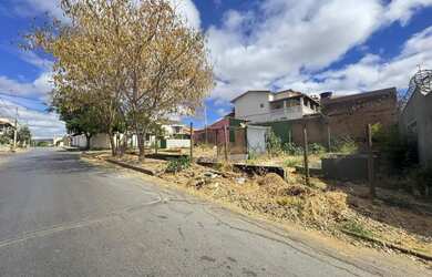 Imagem: O terreno possui 408m² de Área, Imóvel novo e está localizado