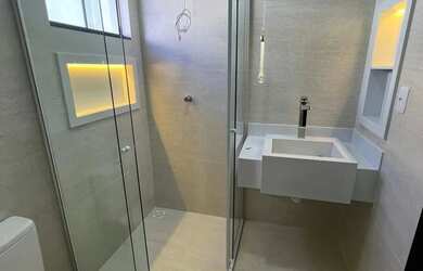 Imagem 4: Luxuosa Casa Moderna com 4 Suítes e Piscina na 409 Sul ARSO 44