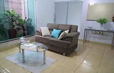 Imagem 8: Casa no Centro de Nova Veneza, localizada na quadra do Museu, uma rua...