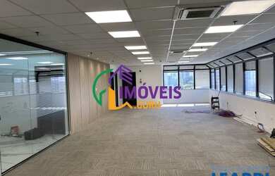 Imagem: O depósito possui 5 Vagas na garagem, 200m² de Área e está