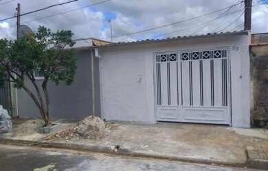 Imagem: A casa possui 3 Dormitórios, 4 Banheiros e 174m² de Área