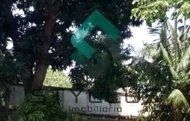 Imagem: A casa possui 5 Dormitórios, 2 Banheiros, 4 Vagas na garagem