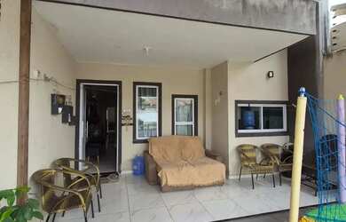 Imagem: A casa possui 3 Dormitórios, 2 Banheiros, 85m² de Área e