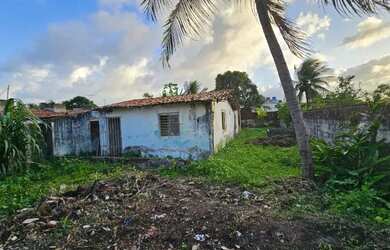 Imagem: A casa possui 2 Dormitórios, 1 Banheiro, 5 Vagas na garagem