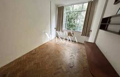 Imagem: A kitnet possui 1 Dormitório, 1 Banheiro, 1 Vaga na garagem