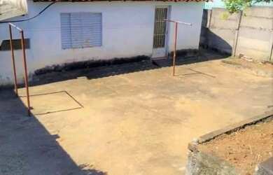 Imagem: A casa possui 2 Dormitórios, 1 Banheiro e 120m² de Área e