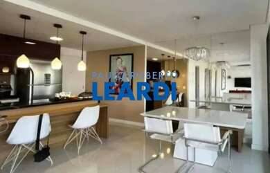 Imagem: O apartamento possui 1 Dormitório, 2 Banheiros, 2 Vagas na