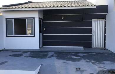 Imagem: A casa em condomínio possui 3 Dormitórios, 1 Banheiro, 2 Vagas