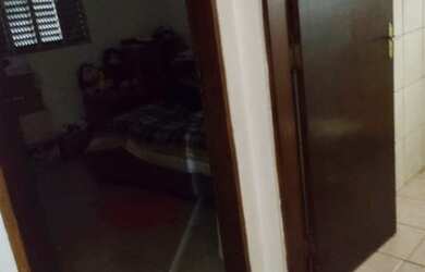 Imagem 8: Exelente investimento 2 casas e 1 salão alugados R$ 2.700 terr 10 x 25...