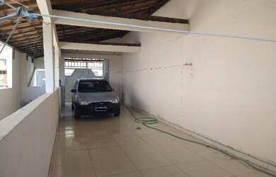 Imagem: A casa possui 2 Dormitórios, 1 Banheiro, 3 Vagas na garagem