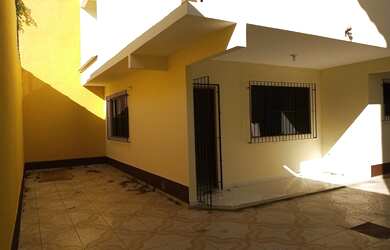 Imagem: A casa em condomínio possui 3 Dormitórios, 3 Banheiros, 4