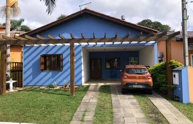 Imagem: A casa em condomínio possui 3 Dormitórios, 2 Banheiros, 4