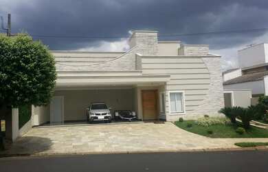 Imagem: A casa em condomínio possui 4 Dormitórios, 4 Banheiros, 5