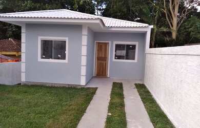 Imagem: A casa à venda possui 3 Dormitórios, 2 Banheiros, 2 Vagas