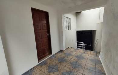Imagem 5: Exelente investimento 2 casas e 1 salão alugados R$ 2.700 terr 10 x 25...
