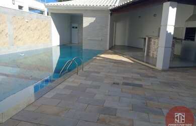 Imagem: A casa em condomínio possui 3 Dormitórios, 2 Banheiros, 180m²