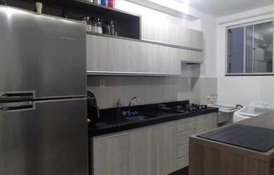 Imagem: O apartamento possui 2 Dormitórios, 1 Banheiro, 1 Vaga na garagem