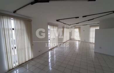 Imagem: O depósito possui 1 Vaga na garagem, 64m² de Área e está