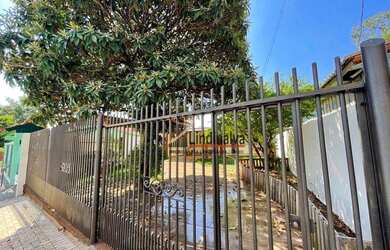 Imagem: A casa possui 2 Dormitórios, 1 Banheiro, 4 Vagas na garagem