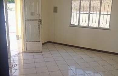 Imagem: A casa possui 2 Dormitórios, 2 Banheiros, 1 Vaga na garagem