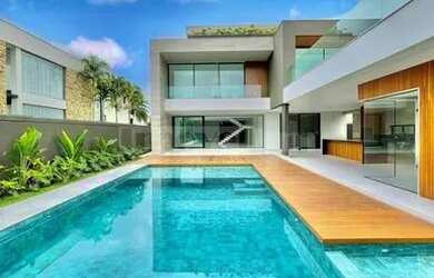 Imagem: A casa em condomínio à venda possui 5 Dormitórios, 5 Banheiros