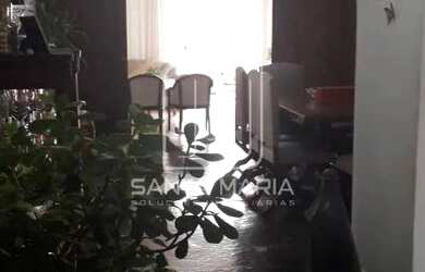 Imagem: O depósito possui 4 Vagas na garagem, 269.050m² de Área e