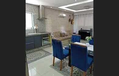 Imagem: A casa possui 3 Dormitórios, 3 Banheiros, 3 Vagas na garagem