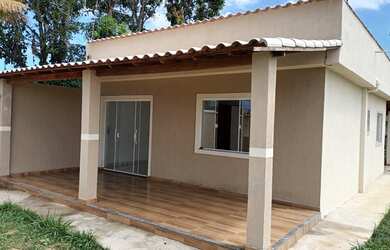 Imagem: A casa possui 2 Dormitórios, 1 Banheiro, 4 Vagas na garagem